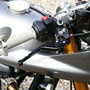 トライアンフ　スラクストン1200r ブレーキレバー クラッチレバー 楽天市場】スラクストン1200R/RS ブレーキ・クラッチレバーセット MIDI