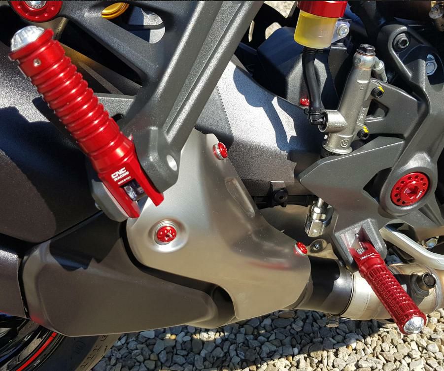 DUCATI スクランブラー カーボン アッパータンクカバー マット イルム