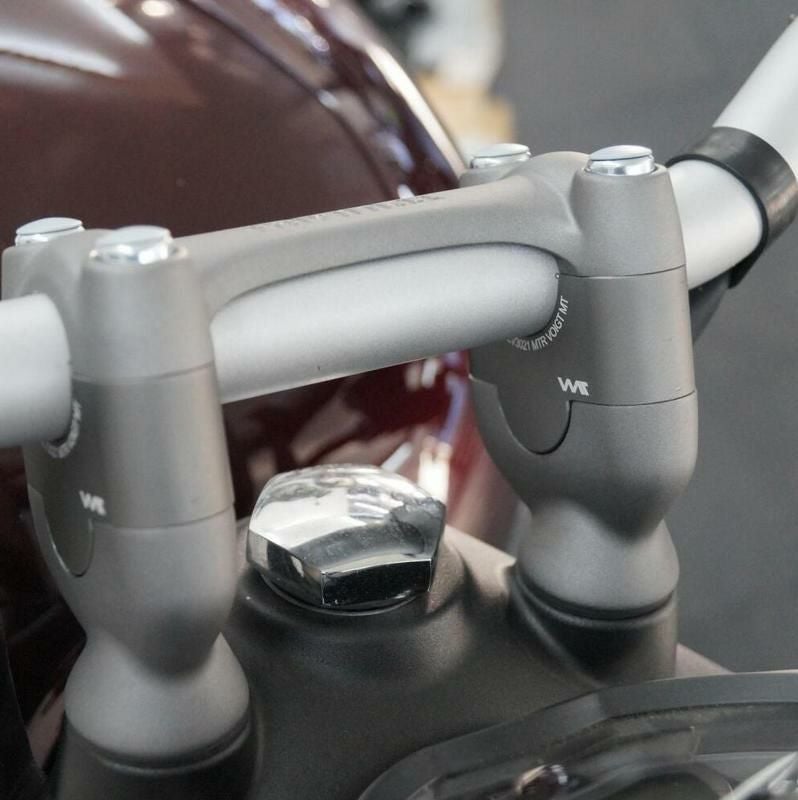 トライアンフ ボンネビルボバー スピードマスター ハンドル ライザー