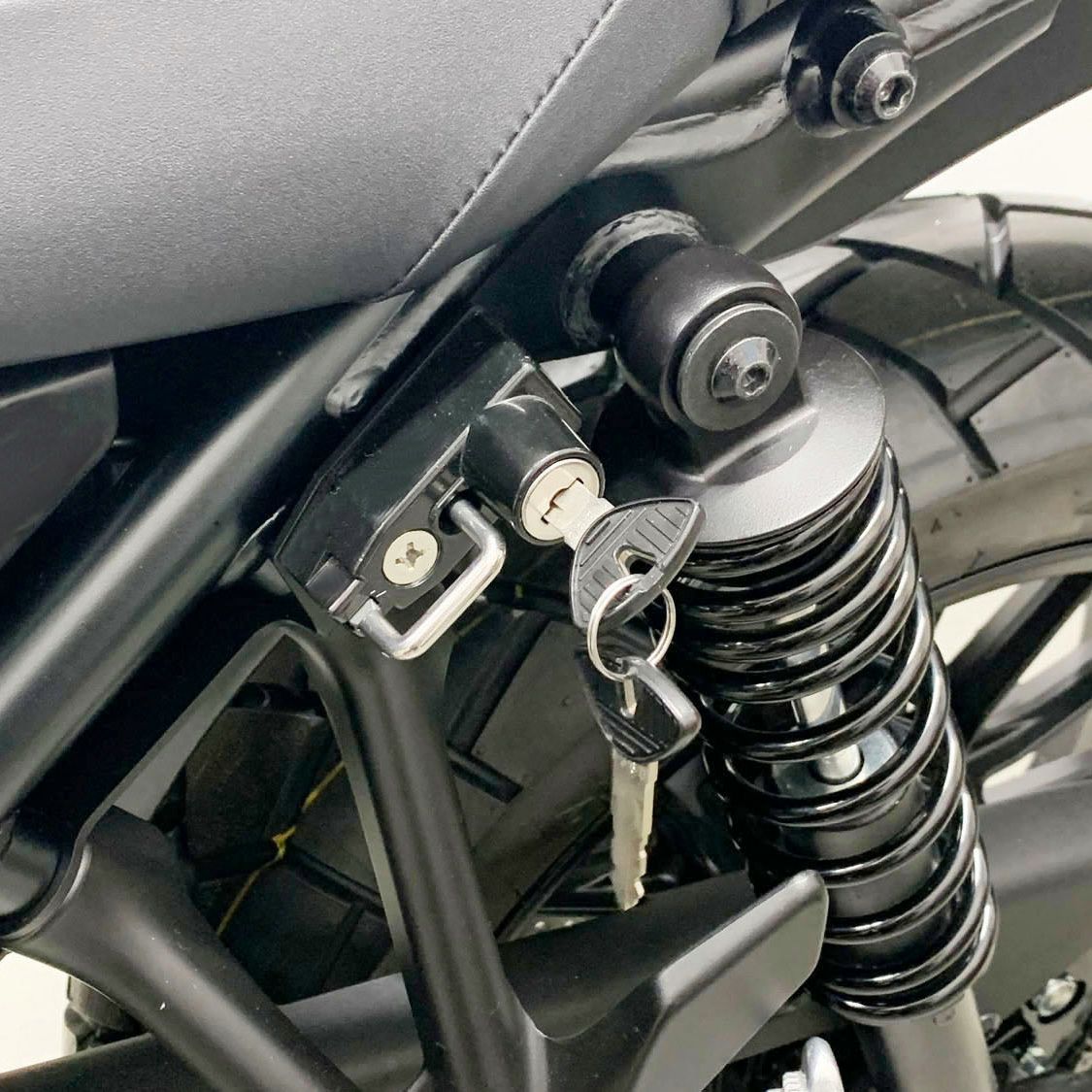 CL250/CL500 スクリーン スポーツ ブラック Puig | バイクカスタム