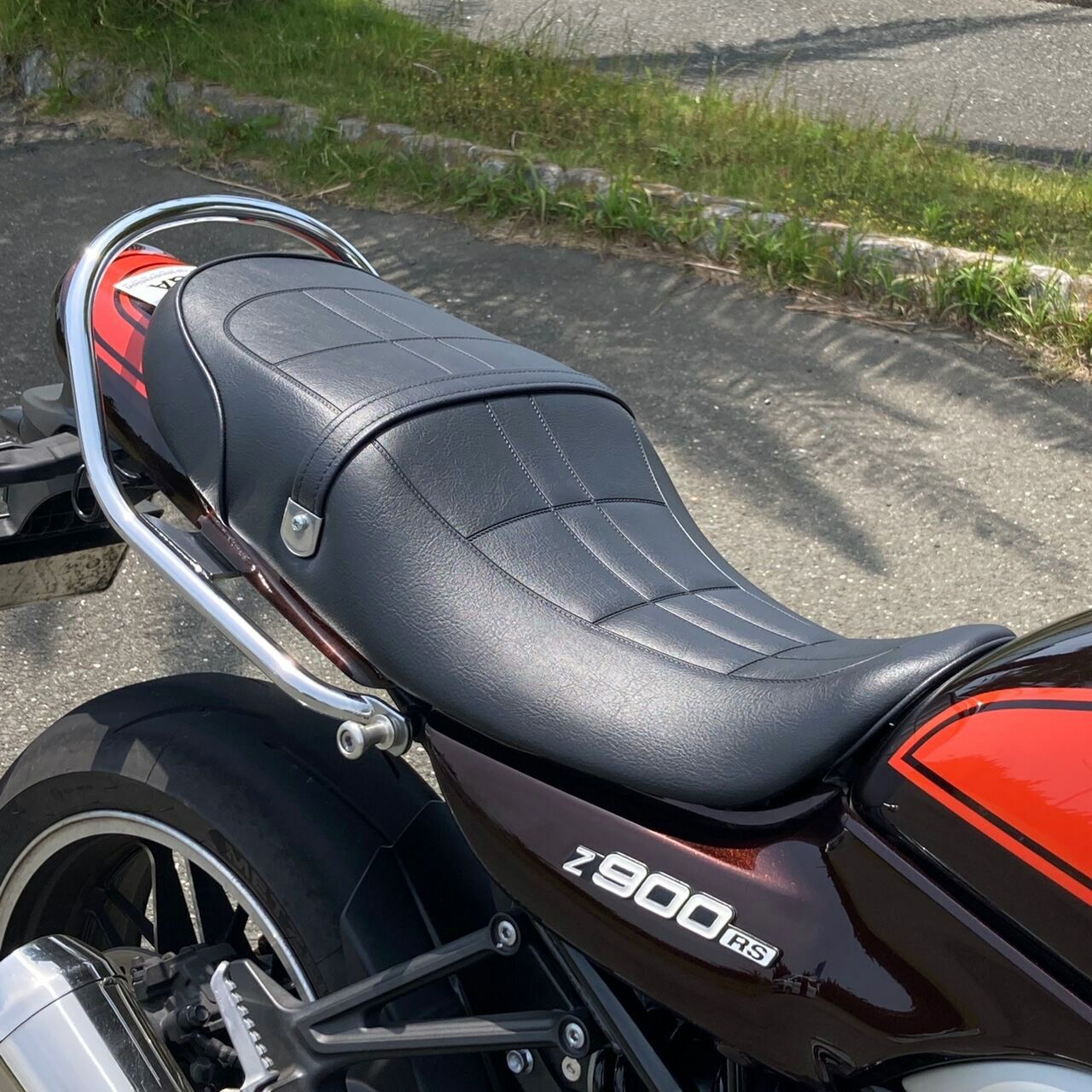 最終値下げZ900RS cafe バイクシート Z900RS/CAFE シート Z1/Z2タイプ GEL入り ベルト付属 ARCHI