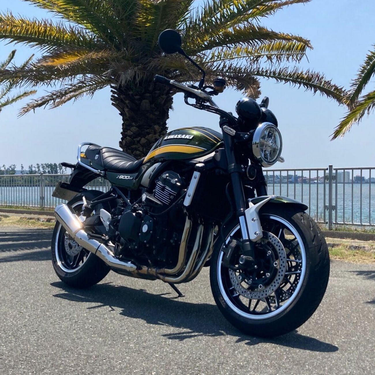 Z900RS/CAFE 18-25 GTRシリーズ ゲル入りローシート タックロール