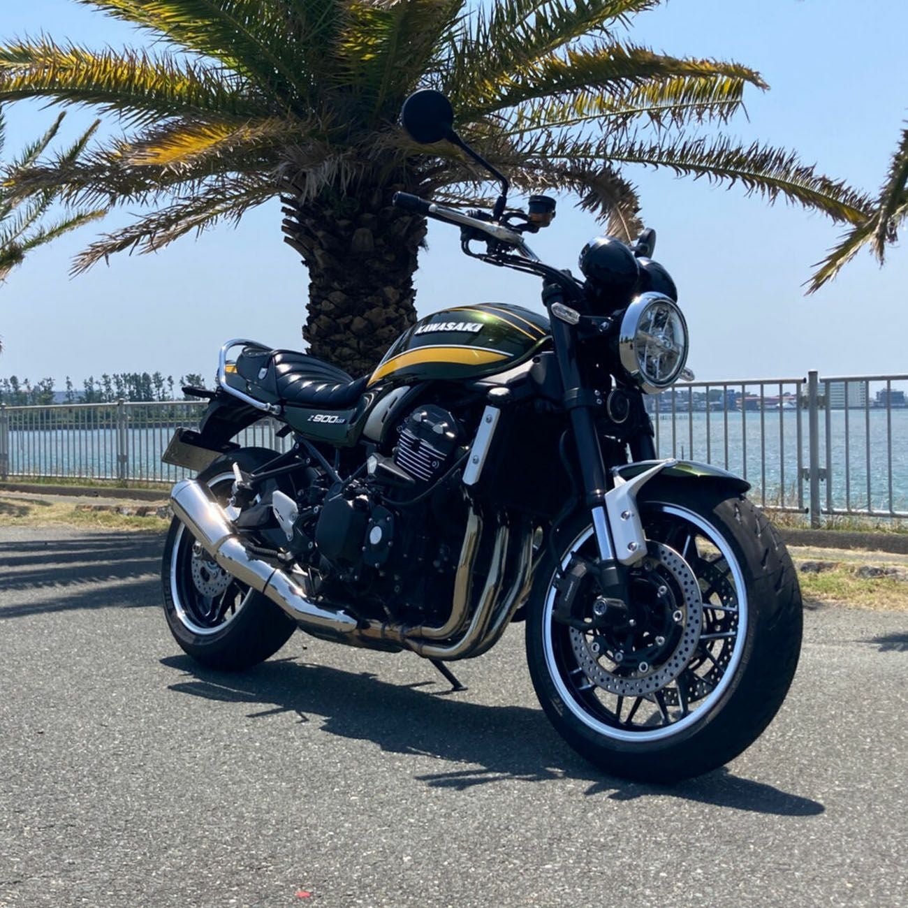 Z900RS/CAFE 18-25 GTRシリーズ ゲル入りローシート タックロール
