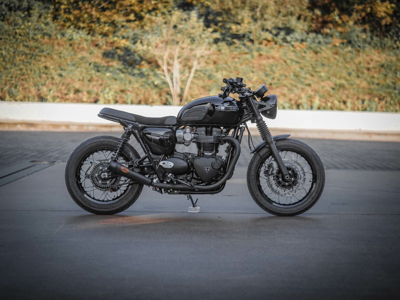 ボンネビル T100/T120 Racing 2-2 フルエキゾーストマフラー (ブラック