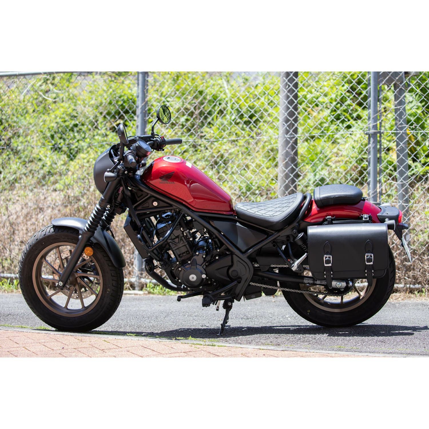 DSB-16 容量13L シンセティックレザーサドルバッグ (ブラック