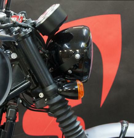 モトトリオ　ヘッドライトステー　ボンネビルt120 T100/T120 ヘッドライトステー＆レギュレーターブラケット ブラック