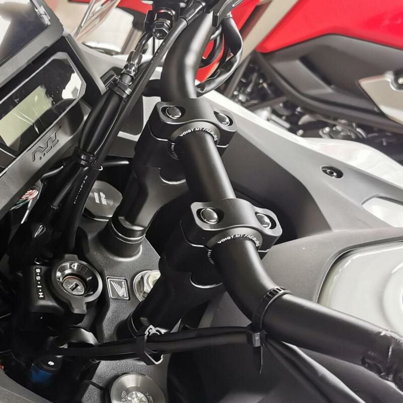 NT1100 2022～2024 ハンドルバーライザー 30mmUP ブラック VOIGT MOTO TECHNIK_1