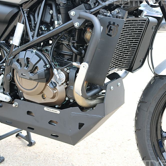 スヴァルトピレン/ヴィットピレン 701 エンジンガード クラッシュケージ T-REX Racing_1