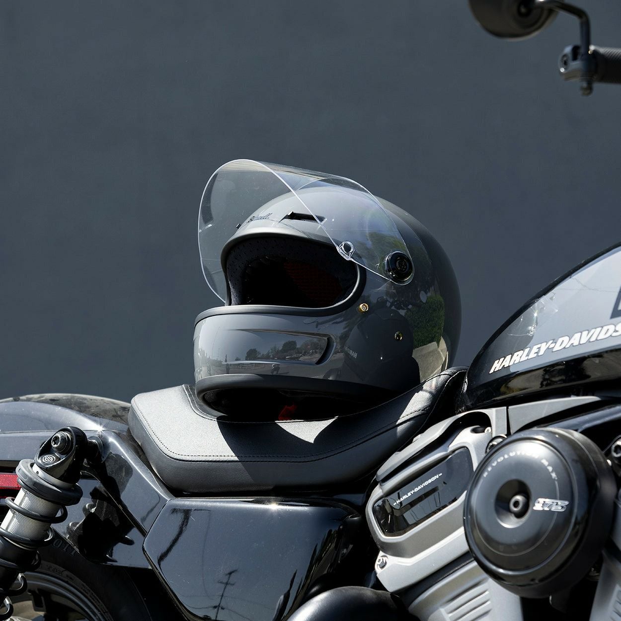 Biltwell GRINGO SV フルフェイスヘルメット (グロスブラック) Gringo SV Helmet - Gloss Black