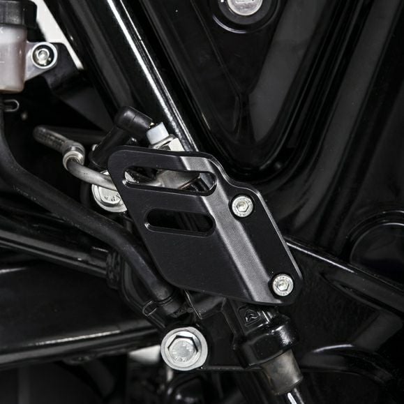 ロイヤルエンフィールド インターセプター/コンチネンタル650 リアマスターシリンダーカバー、ガード ブラック LE MOTOGRAPHE_1