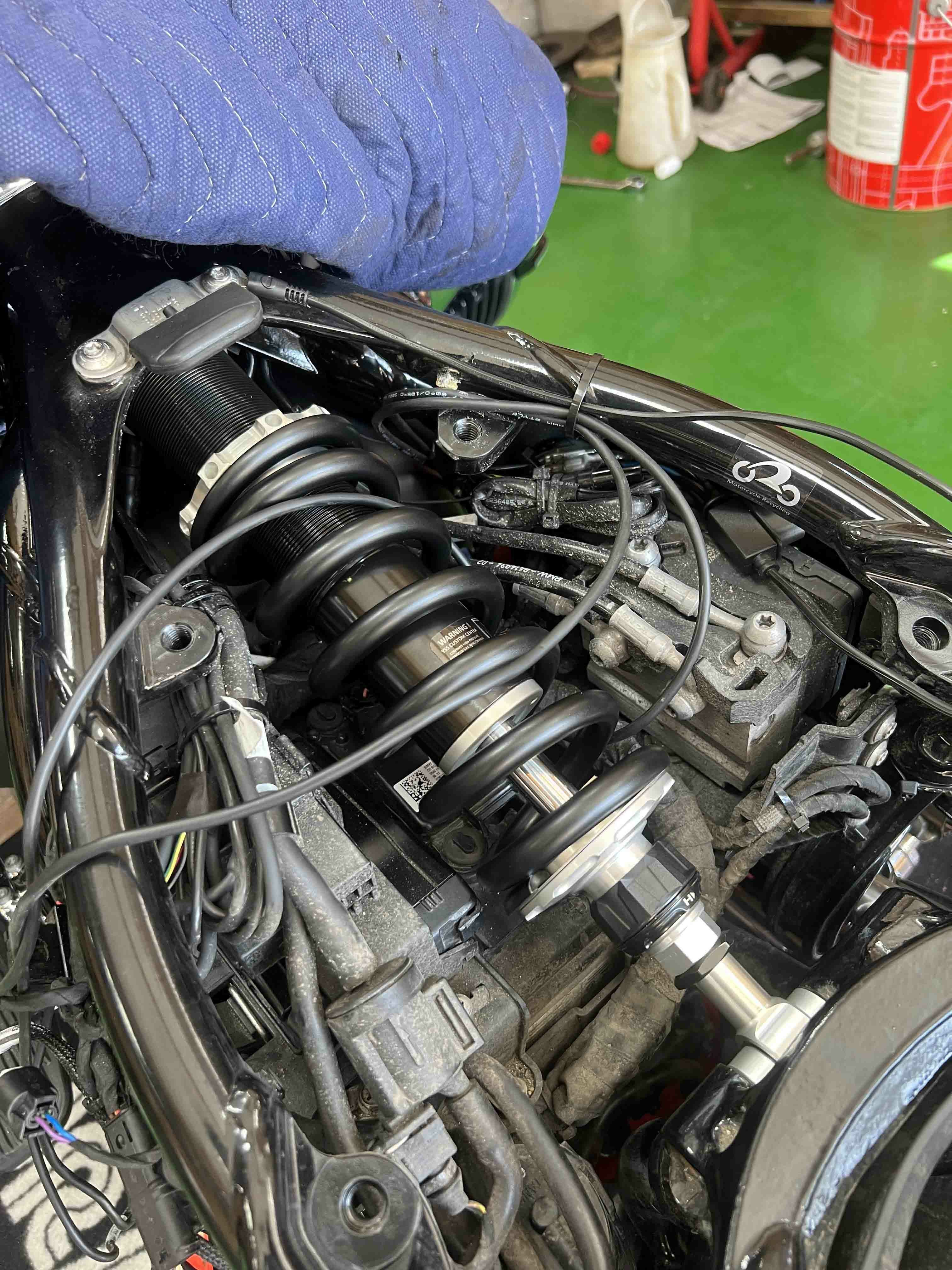 BMW R18 & Classic YSSサスペンション ローダウン仕様 KERTS | バイク