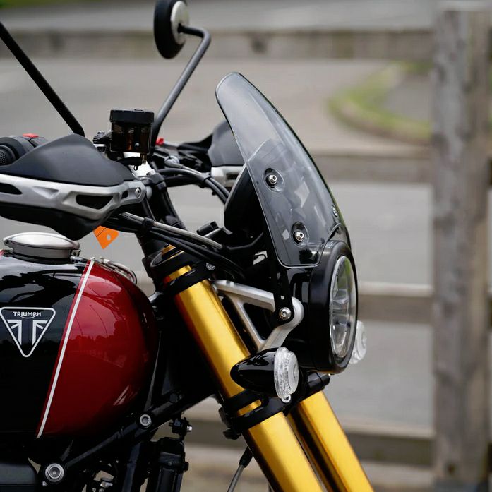 トライアンフ　スラクストン1200用スモークスクリーン トライアンフ 水冷 スラクストン1200 スクリーン クラシックS3