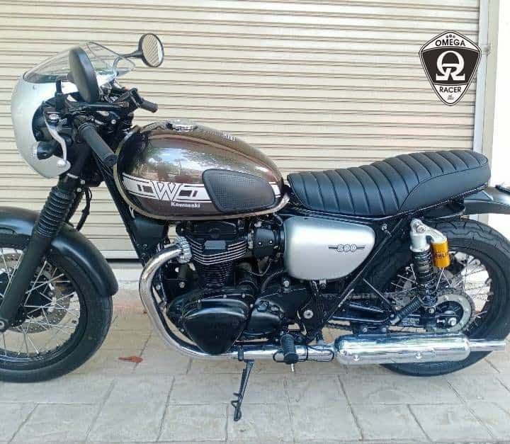 W650 ワンオフ純正カスタムシート 純正 W400 W800 スタイル重視ならコレ!W650 W400 W800純正フラットシート パターン