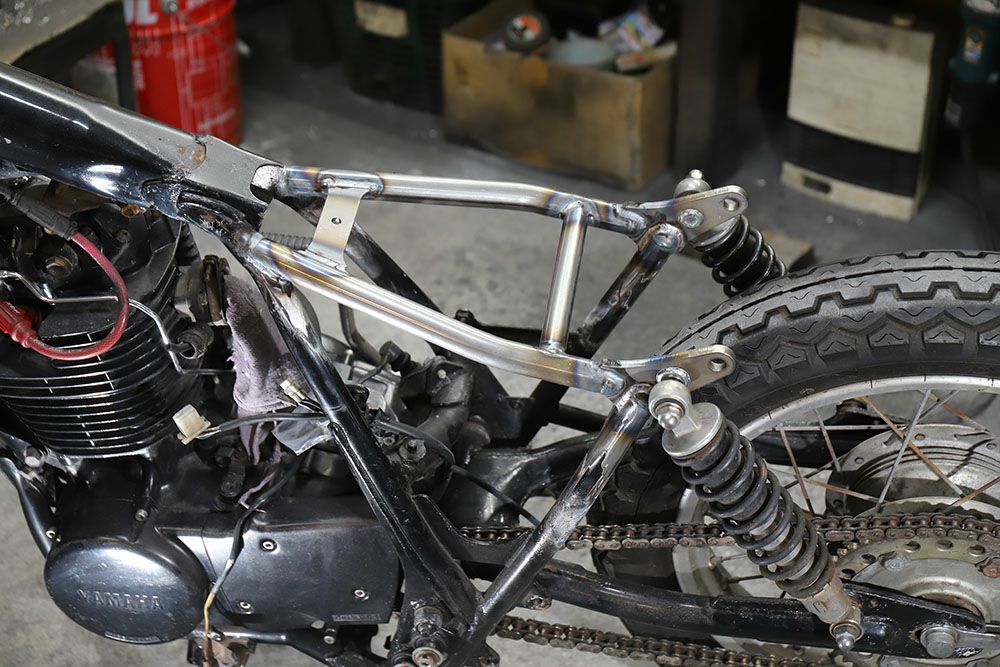 SR400 SR500 シートフレームキット GOODS | バイクカスタムパーツ専門