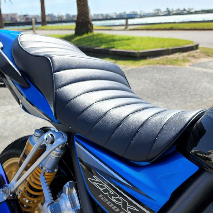 最終値下げ‼️kawasaki zrx1200ダエグ ファイナルシート カワサキ角Zの歴史を継承したビッグネイキッド／ZRX1200 DAEG Final