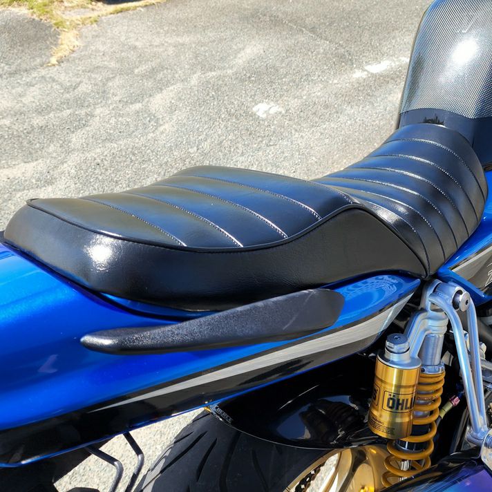 カワサキ　ＺＲＸ１２００　ＤＡＥＧ　スクリーン・タックロールシート・ＬＥＤカスタム・ＥＴＣ付き・スペアキー有 ZRX1200DAEG/1200R/1100 LOWシート ゲル入り タックロール 艶あり