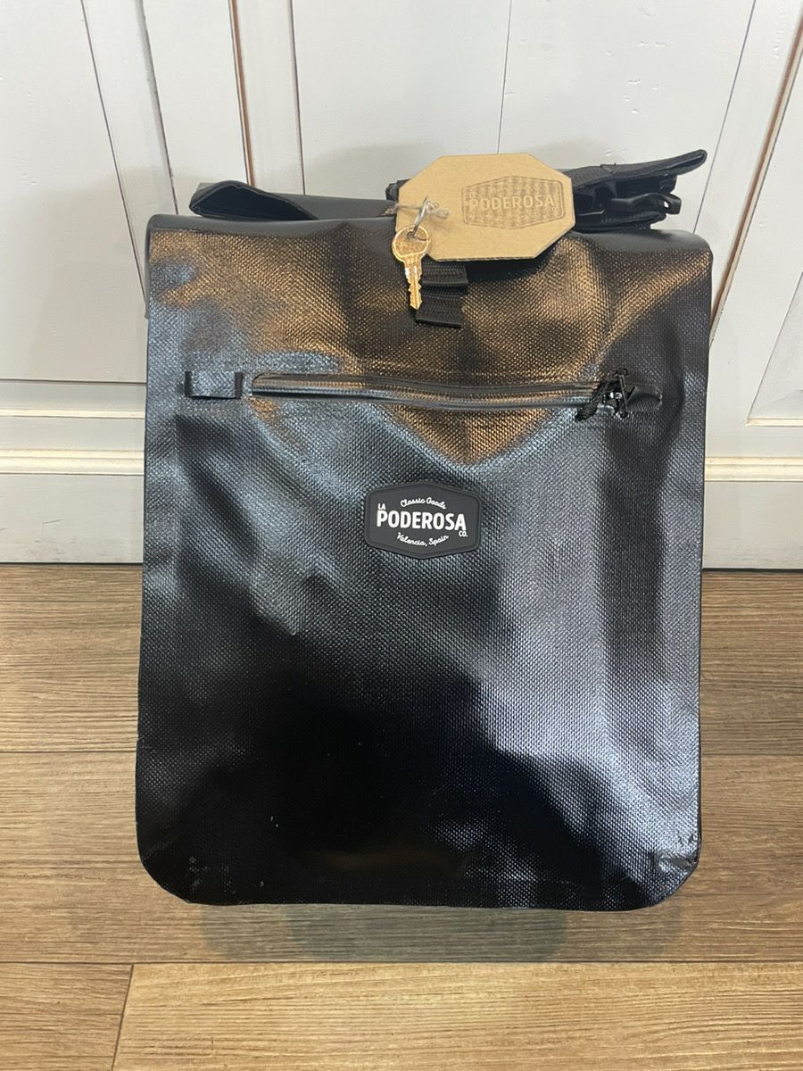 PODEROSA LOFOTEN クイックリリース・防水サドルバッグ 22L (ブラック