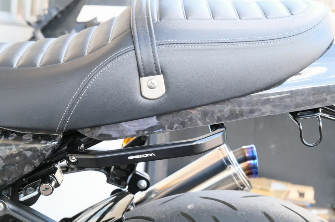Z900RS サイドグリップ アルミ削り出し SPEEDRA | バイクカスタム