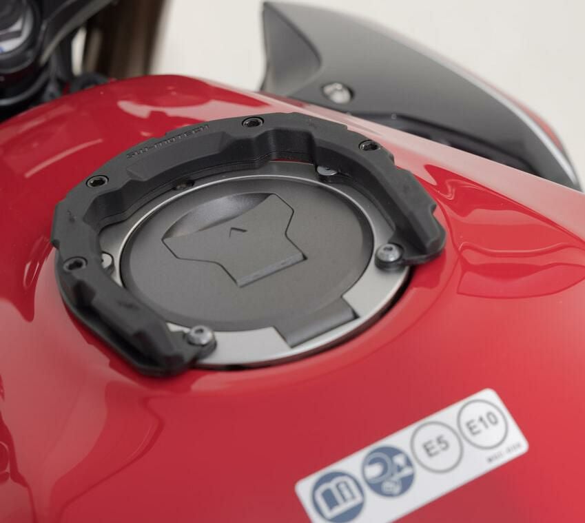 カワサキ Z900RS/CAFE ビレットハニカム タンクキャップリング