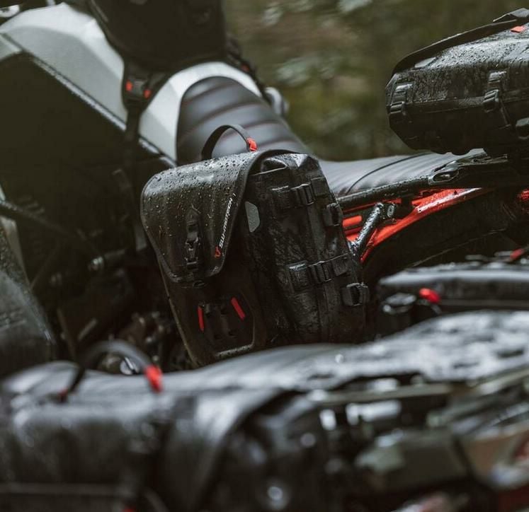 スクランブラーXC/XE 1200 ウォータープルーフサイドバッグセット 左 M SW-MOTECH_1
