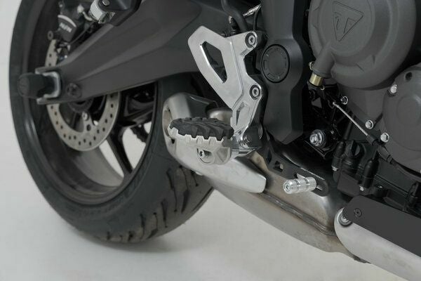 タイガー660スポーツ EVOフットレストキット SW-MOTECH_1