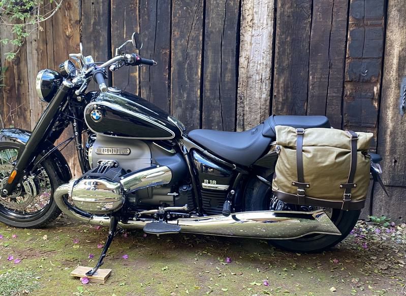 BMW R18 2020～ サドルバッグ ステー 左右 クローム La Poderosa