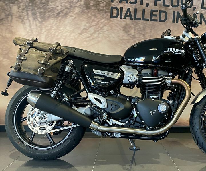 トライアンフ スピードツイン1200 19-26 サドルバッグ ステー サテン 