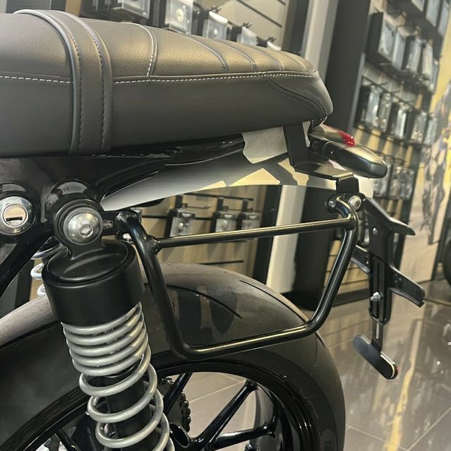 トライアンフ スピードツイン1200 19-26 サドルバッグ ステー サテン