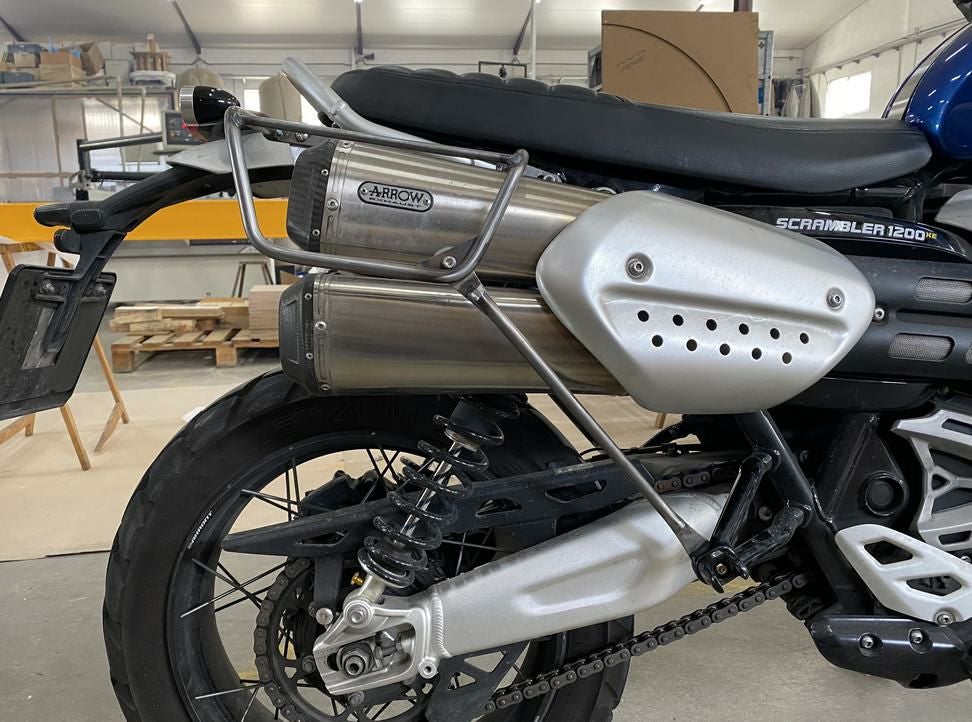 トライアンフ スクランブラー1200 サドルバッグ ステー サテンブラック