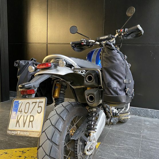 トライアンフ スクランブラー1200 サドルバッグ ステー サテンブラック