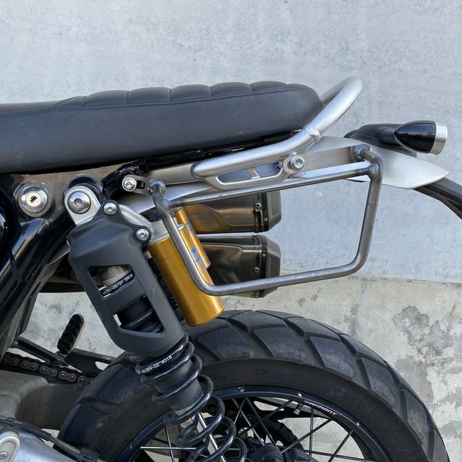 トライアンフ純正 45L アドベンチャーテールバッグ | バイクカスタム