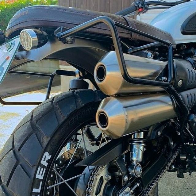 トライアンフ ストリートスクランブラー/スクランブラー900 サドルバッグステー 左右 サテンブラック La Poderosa_1
