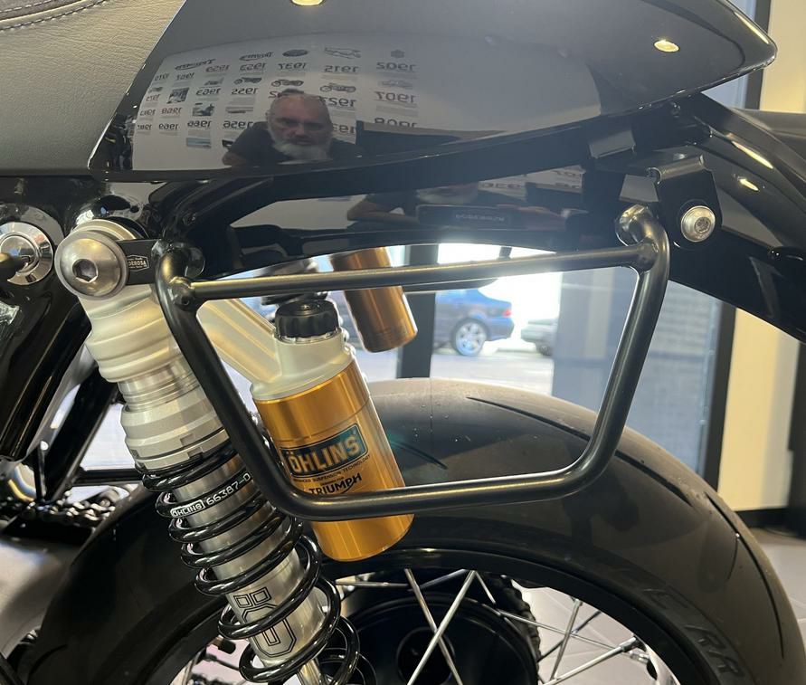 トライアンフ 水冷 スラクストン サドルバッグステー 左右 サテン