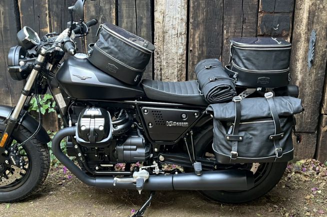 モトグッチ V9 850 サドルバッグ ステー ブラック 左右セット La