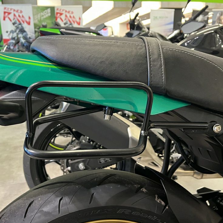 Z650RS サドルバッグ ステー ブラック 左右セット La Poderosa