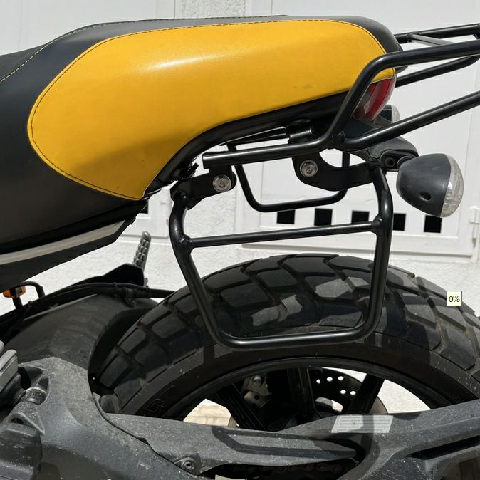 ★DUCATI☆ストックパーツ新品一式★ DUCATI 2025-2026 StreetFighter V4 カーボン製 ヒールガード