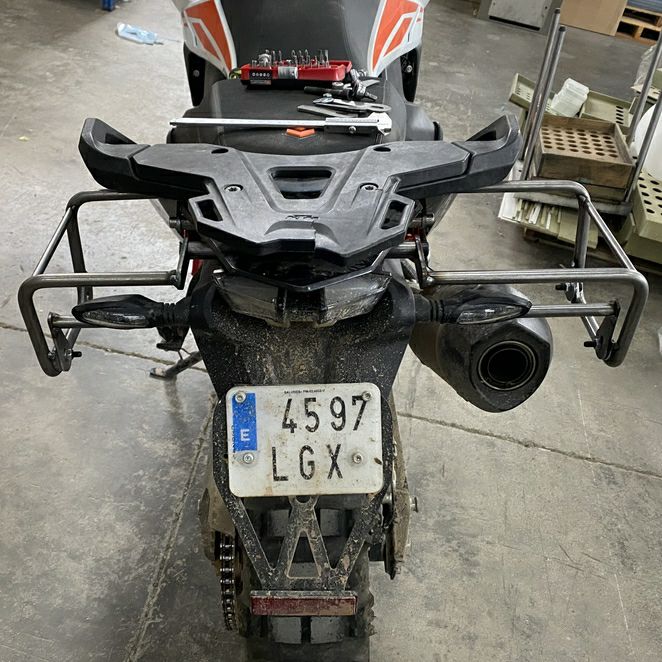 KTM 790/890アドベンチャー サドルバッグ ステー 左右 サテンブラック