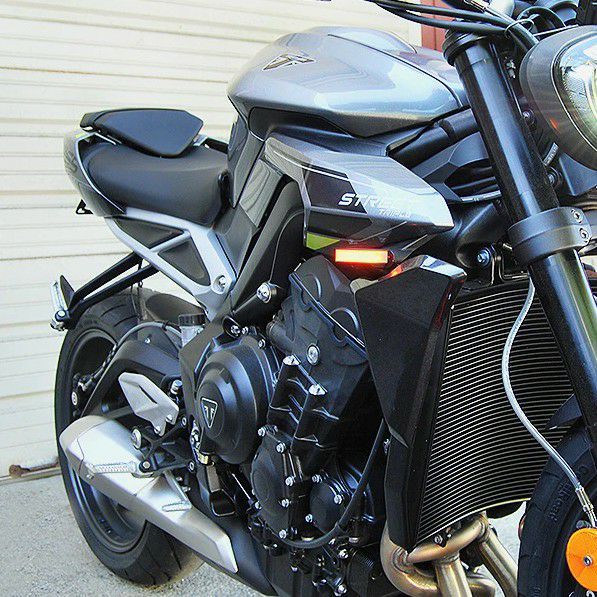 ストリートトリプル 2024～ フロントウインカー New Rage Cycles