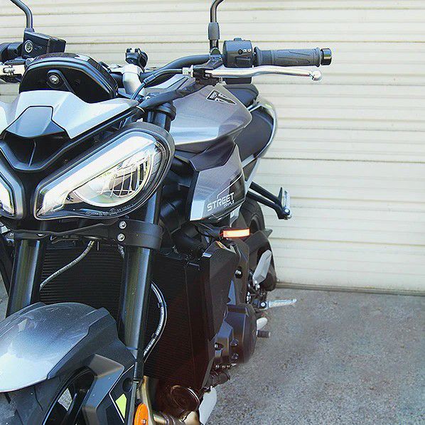 ストリートトリプル 2024～ フロントウインカー New Rage Cycles