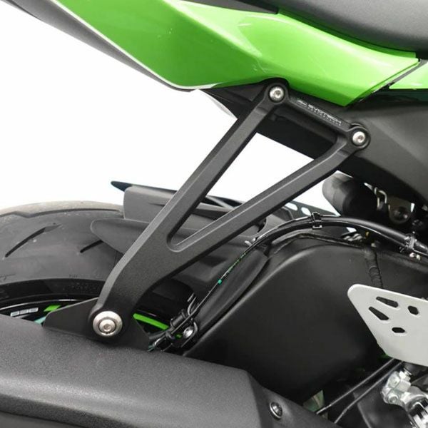 カワサキ ZX-4R SE/RR 23～エキゾーストハンガーブラケットキット  エヴォテックパフォーマンス_1