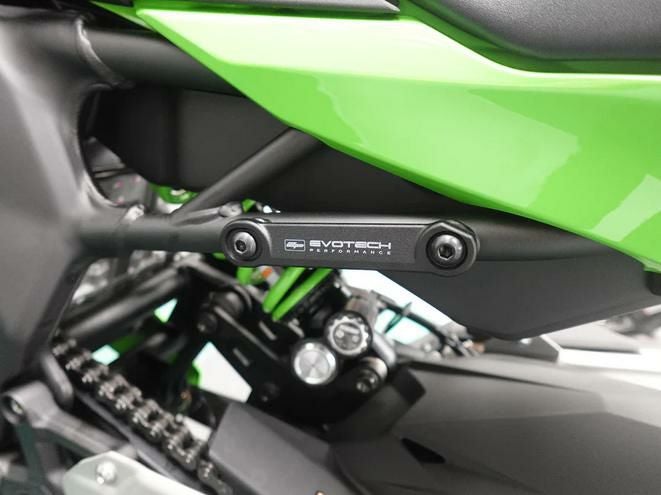 KAWASAKI ZX-4R (23-)エキゾーストハンガーブラケットキット Evotech
