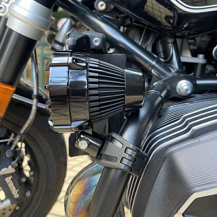 DKdesign X KOSO オーロラ7 LEDフォグランプ | バイクカスタムパーツ