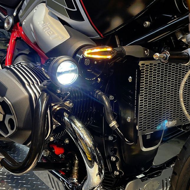 DKdesign X KOSO オーロラ5 LEDフォグランプ | バイクカスタムパーツ