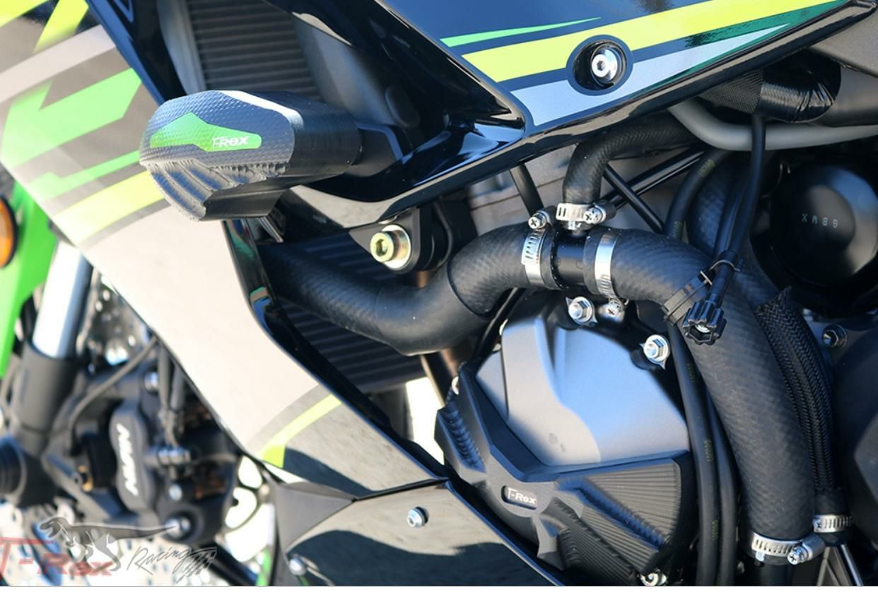 カワサキZX-6R ノーカット フレームスライダー T-REX レーシング
