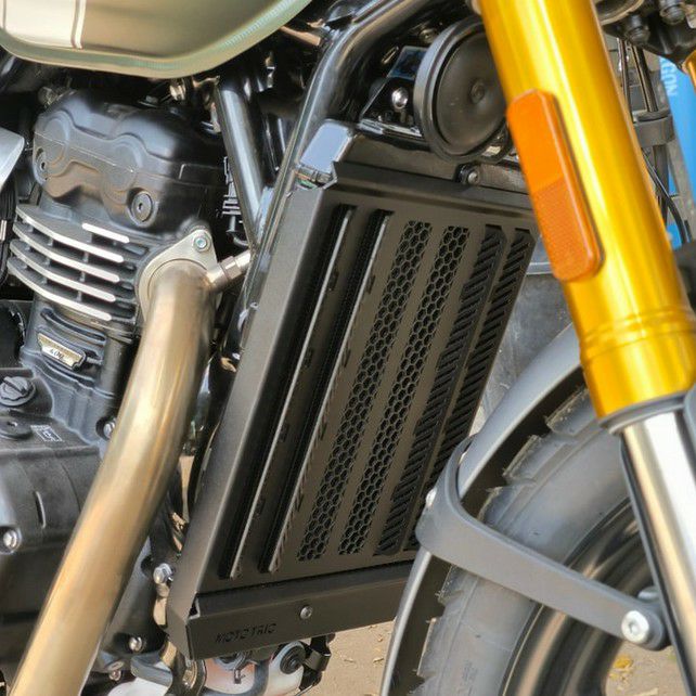 トライアンフ スピード400 ラジエター＆レギュレター・ガード|バイク