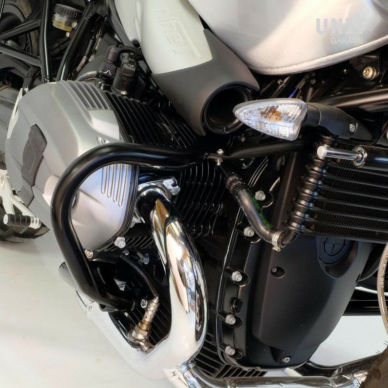 BMW RnineT 13-16 エンジンガード ブラック UNIT GARAGE | バイク