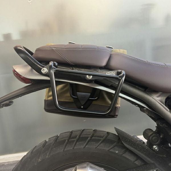 トライアンフ スクランブラー400X サドルバッグ ステー サテンブラック 左右セット La Poderosa_1