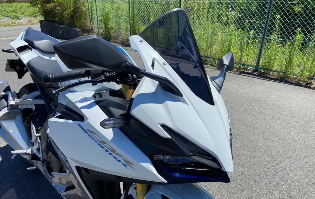 ホンダ CBR250RR 23- スクリーン スモーク アクリポイント | バイク