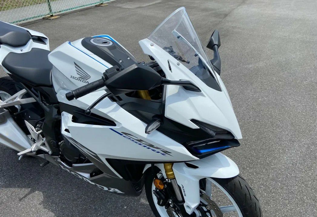 ホンダ CBR250RR 23- スクリーン クリア アクリポイント | バイク