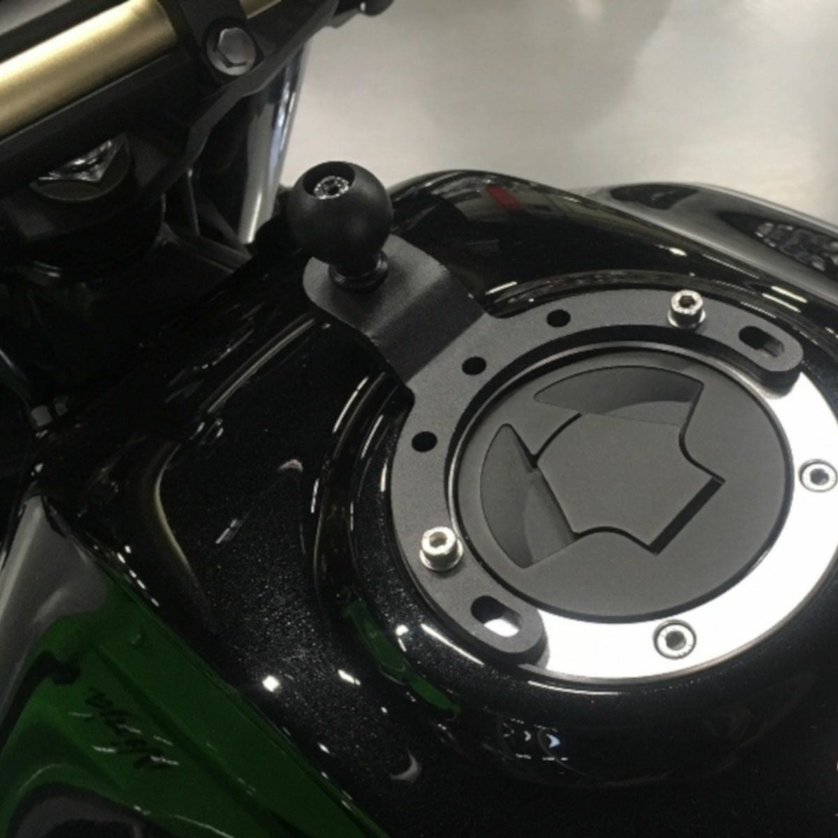 ラムマウント 防振クレイドルスマホホルダー(M)＆U字クランプベース